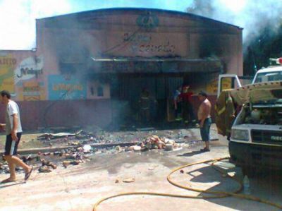 Se incendi� el s�per del ex Intendente de Mantilla