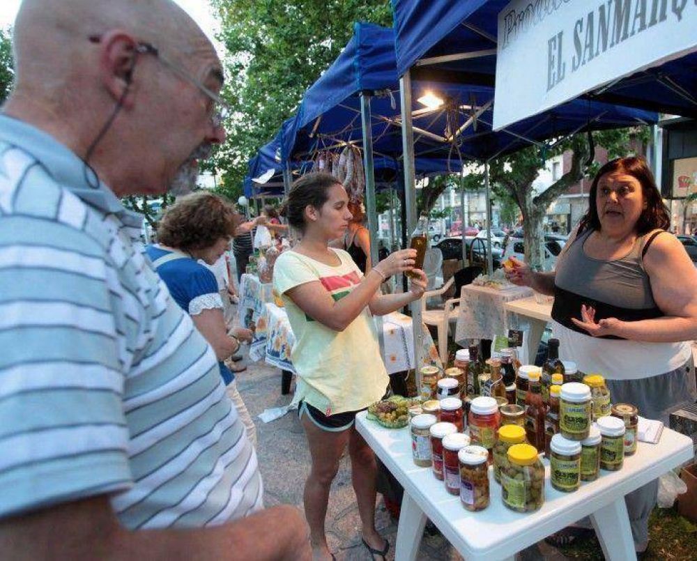 Miles de marplatenses y turistas ya recorrieron la Feria Navide�a