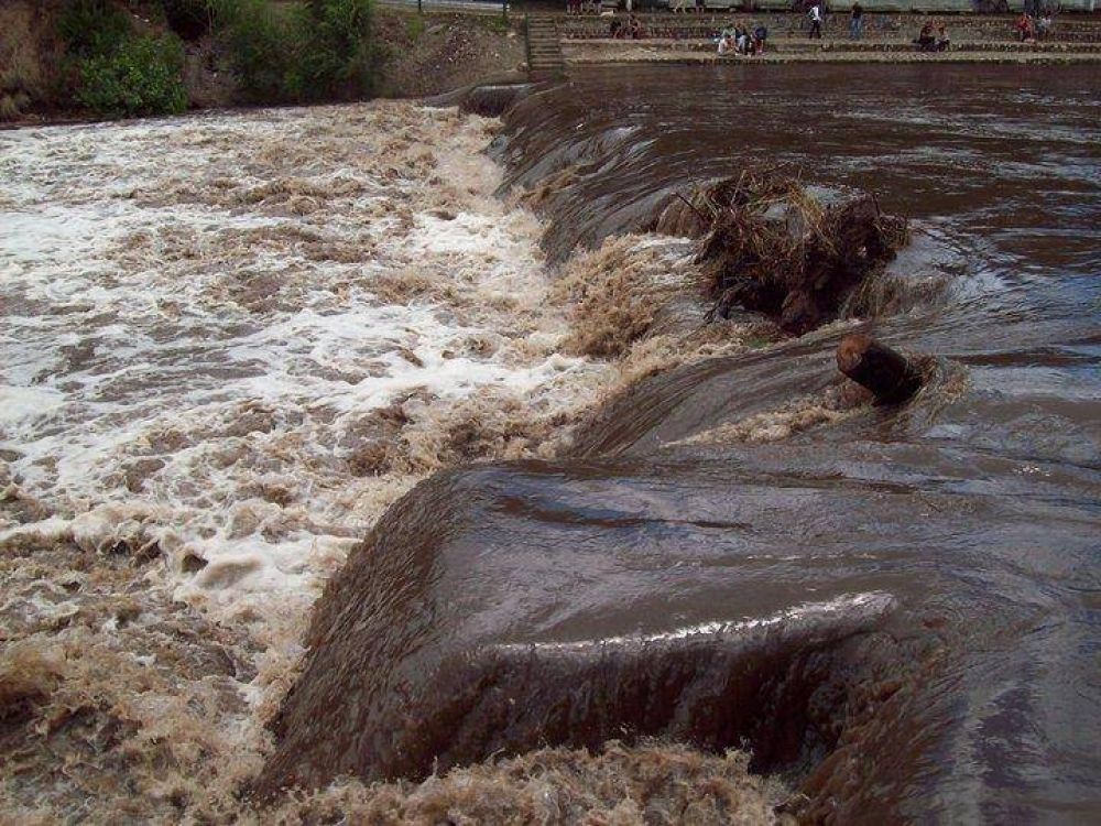M�s de 80 milimetros de lluvia en Sierra de la Ventana obligaron a cortar algunos accesos