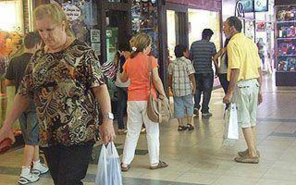 Compras de �ltimo momento, otra "tradici�n" navide�a 