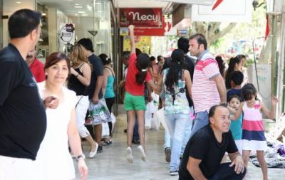 Comercio: r�cord de gente y mejores ventas que 2011 