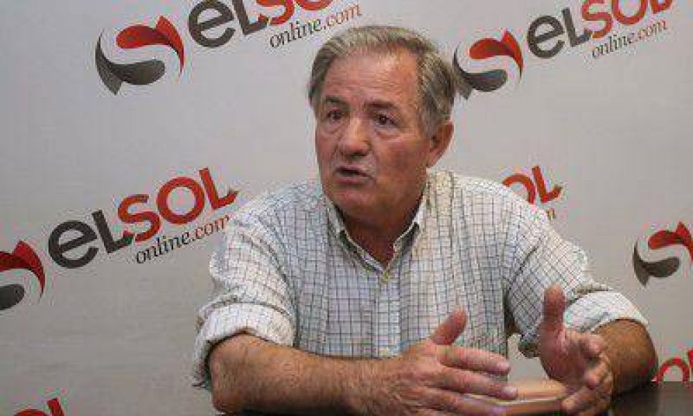 �Nuestra tarifa de taxi est� atrasada 20 a�os, pero nadie quiere pagar el costo pol�tico�