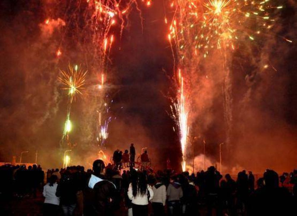 R�o Gallegos celebr� junto a una multitud los 127 a�os en la costanera