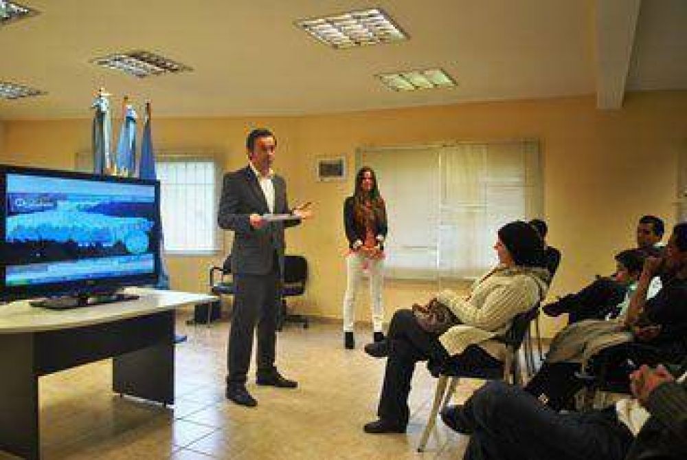 El Calafate deja de lado la gr�fica y se mete en Internet