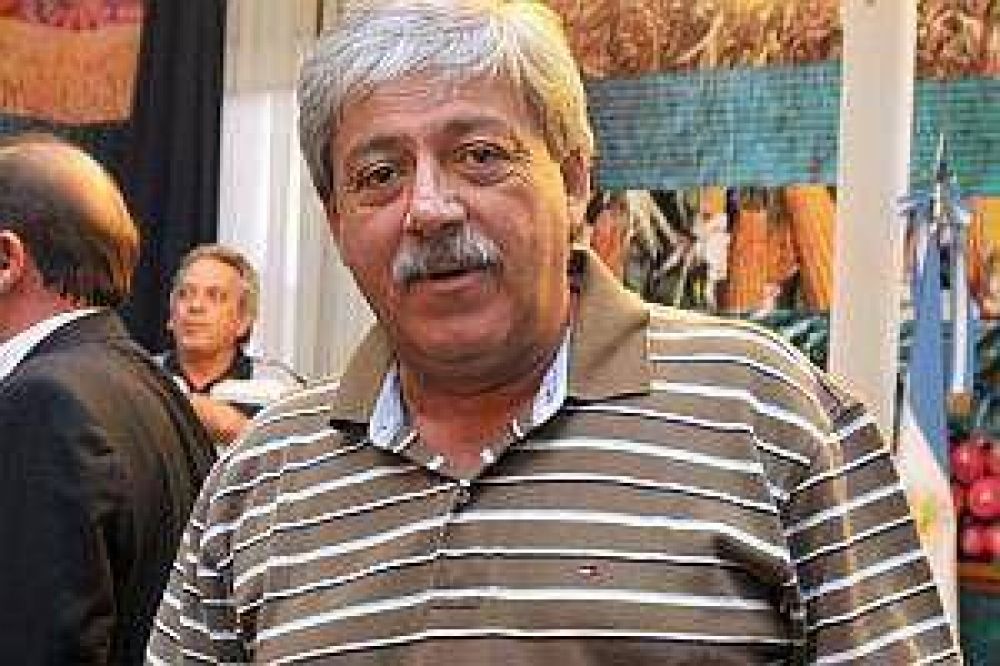 Buzzi: "Nos van a terminar sacando hasta el apellido"