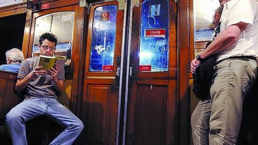 Pol�mica por el posible cierre del subte A para cambiar trenes