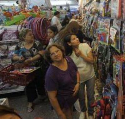 Ni la Navidad pudo reactivar las ventas del comercio riojano