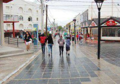 Una Navidad con viento y lluvia en Las Grutas 