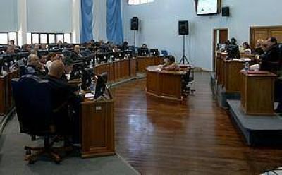 A las apuradas y sin animarse a mejorarla, la Legislatura aprob� la ley de cierre de prost�bulos