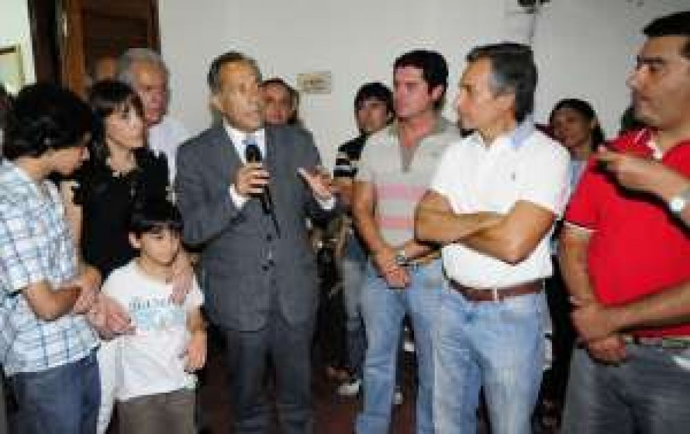 El basualdismo impugnar� el partido de Hugo Moyano