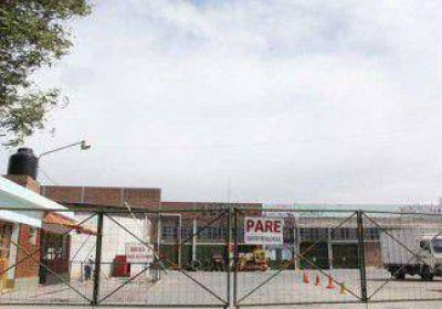 Tres veh�culos se prendieron fuego por una ca�ita 