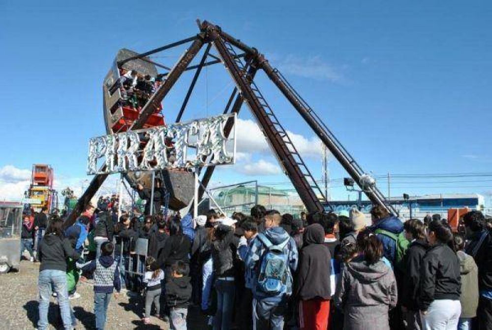 Divertite a lo Grande: Chicos con acceso gratuito en el parque de diversiones