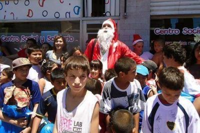 La Asociaci�n Civil sin fines de lucro SonRisas entreg� regalos a 400 chicos de Monte Grande