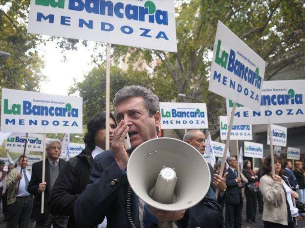 Los bancarios marchar�n este mi�rcoles de 11 a 13 por Ciudad y amenazan con un paro para el jueves