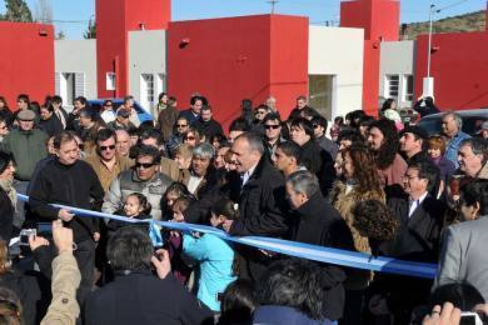Buzzi ratific� que la banca privada se sumar� al programa "Nuestro Hogar"