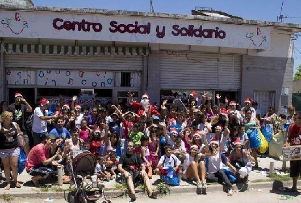 400 chicos de Monte Grande tuvieron su propio Pap� Noel