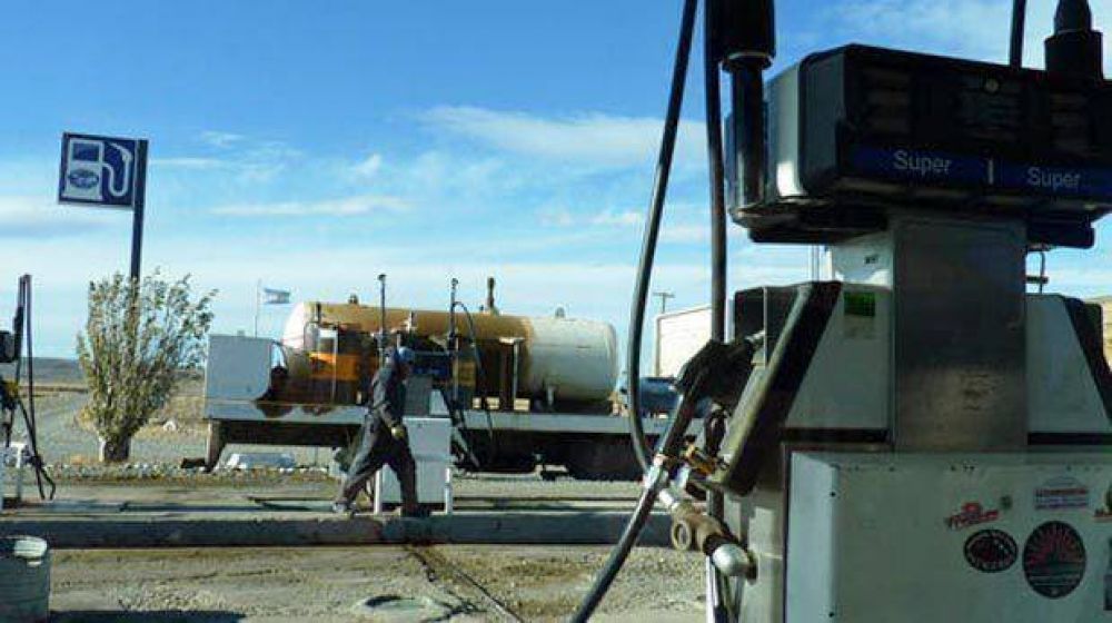 Un a�o despu�s, Tres Lagos vuelve a tener combustibles