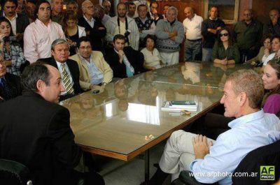 Francisco De Narv�ez: "La principal tarea de un pol�tico es escuchar a la gente"