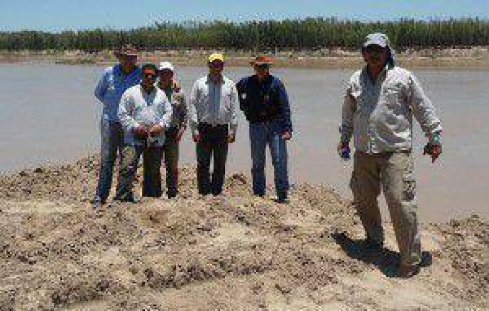 Campamento permanente y un alerta ante el inicio de �poca de crecidas del rio Pilcomayo