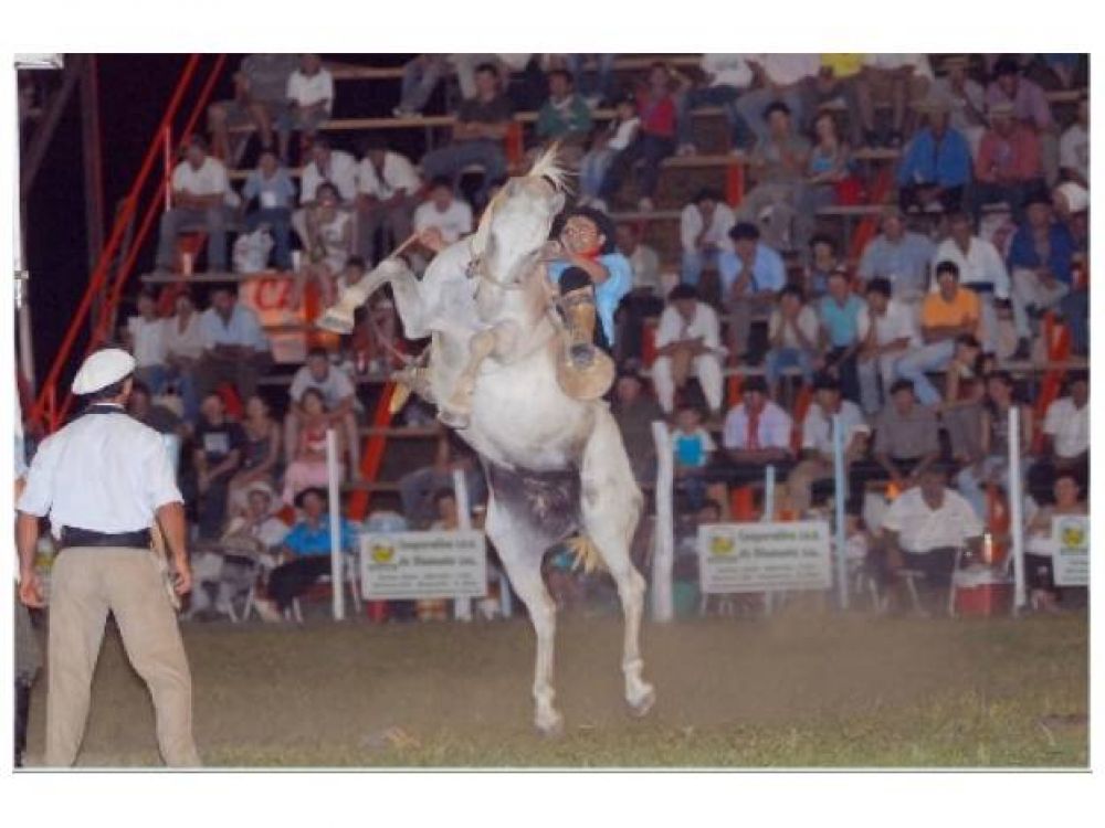 Diamante, Federaci�n y Santa Elena abren calendario de fiestas