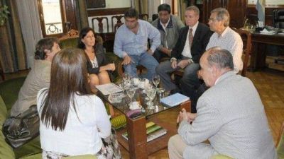 La Ministra de Educaci�n y los gremios se re�nen para definir el calendario escolar 
