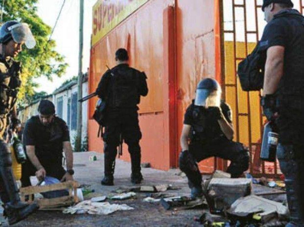 Muri� un joven de 17 a�os herido durante los robos a supermercados