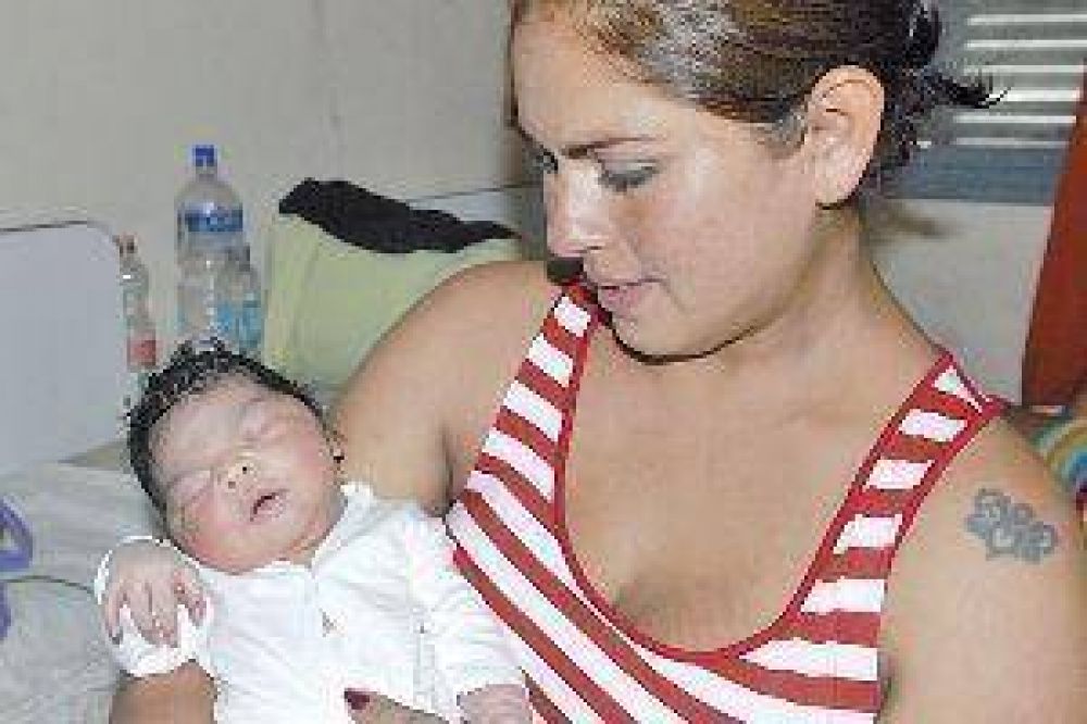Ariana Hoyos fue la primera beb� en nacer en la Navidad 