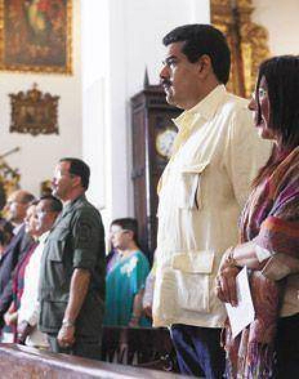 Ch�vez ya camina, asegura Maduro