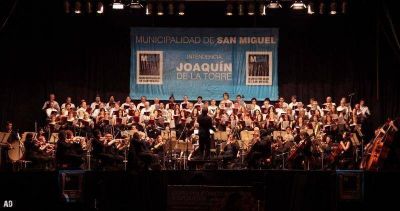 El Coro Polif�nico Nacional brill� en la noche de San Miguel