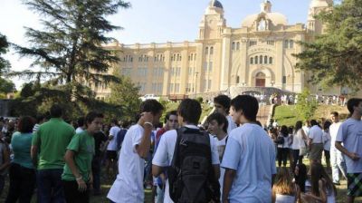 Pol�mica y pedido por dos despidos