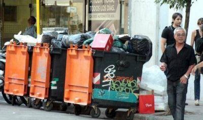 La basura sigue acumulada en la ciudad