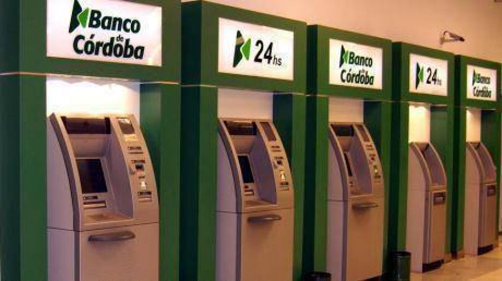 Por el paro de bancarios, tr�mites y plata, s�lo por cajeros