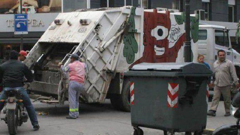 Principio de acuerdo entre Camioneros y la firma 9 de Julio en el conflicto de la basura