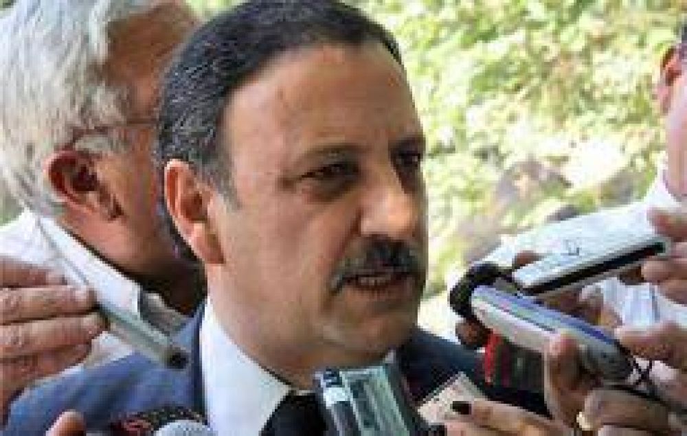 Ricardo Quintela: �Mi gesti�n jam�s habilit� una wisker�a�