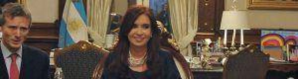 Cristina analiz� los saqueos con Weretilneck y Berni