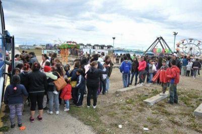 Los chicos de Margen Sur participaron de una jornada en el parque de diversiones
