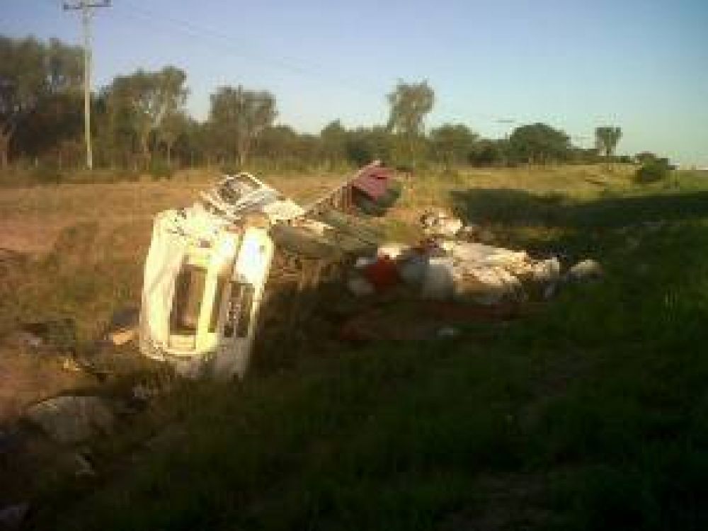 Un camionero muri� en un vuelco cerca Balde