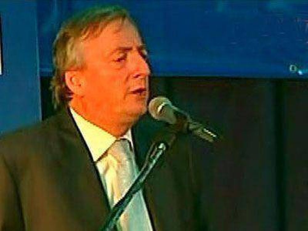 LOMAS | ACTO DEL PJ    Kirchner peg� duro contra la oposici�n