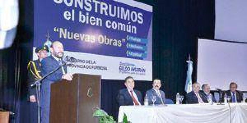 Firman contratos de obras que emplear�n a 6.000 obreros