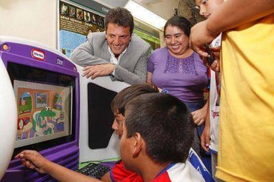 IBM Argentina don� nuevos equipos "Kidsmart" para los chicos de Tigre