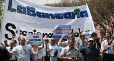 Gremio bancario local se sum� al "sorpresivo" paro nacional