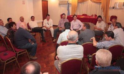 Niegan candidatos testimoniales, pero no descartan re-re para intendentes en la UCR