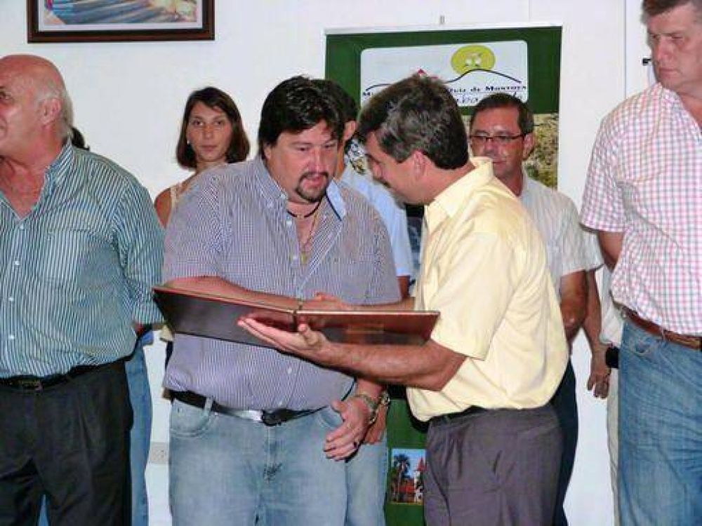 Closs entreg� viviendas en Ruiz de Montoya y destac� el crecimiento de los municipios
