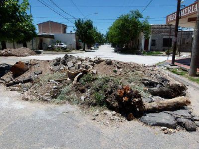 La calle Matheu todav�a no se inaugur� y ya se convirti� en un basural