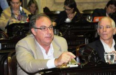 Barbieri asegur� que no hay que aplicar el aumento de tasas y destac� a los Concejales del Frente de Todos