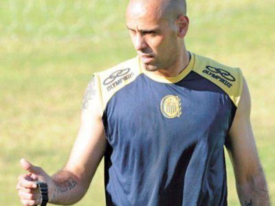 Central: �Ser� de verdad la hora del volante uruguayo Mozzo?