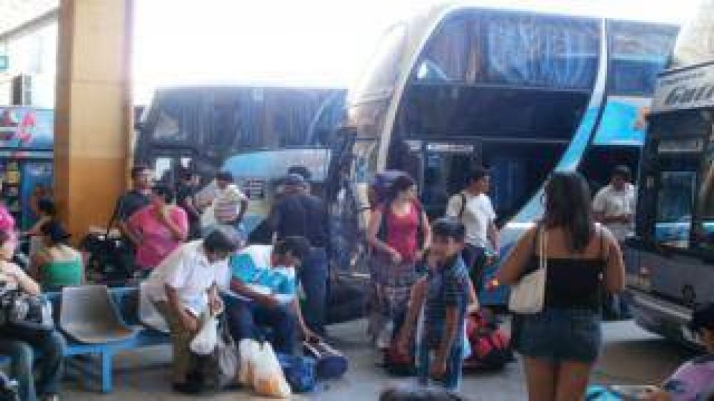 Aumenta un 30 % los pasajes hacia el interior provincial y refuerzan los servicios
