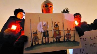 Por una pelea pol�tica, proh�ben a EE.UU. adoptar chicos rusos