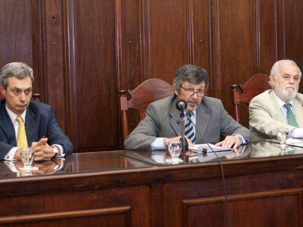 Renunci� uno de los jueces del caso Marita Ver�n