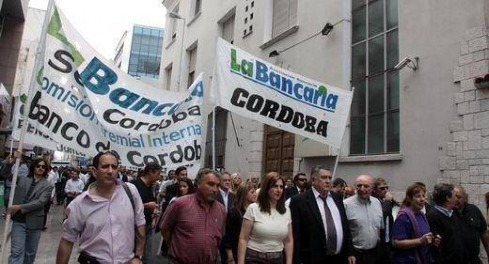 Tras el paro, hoy vuelve la actividad a los bancos